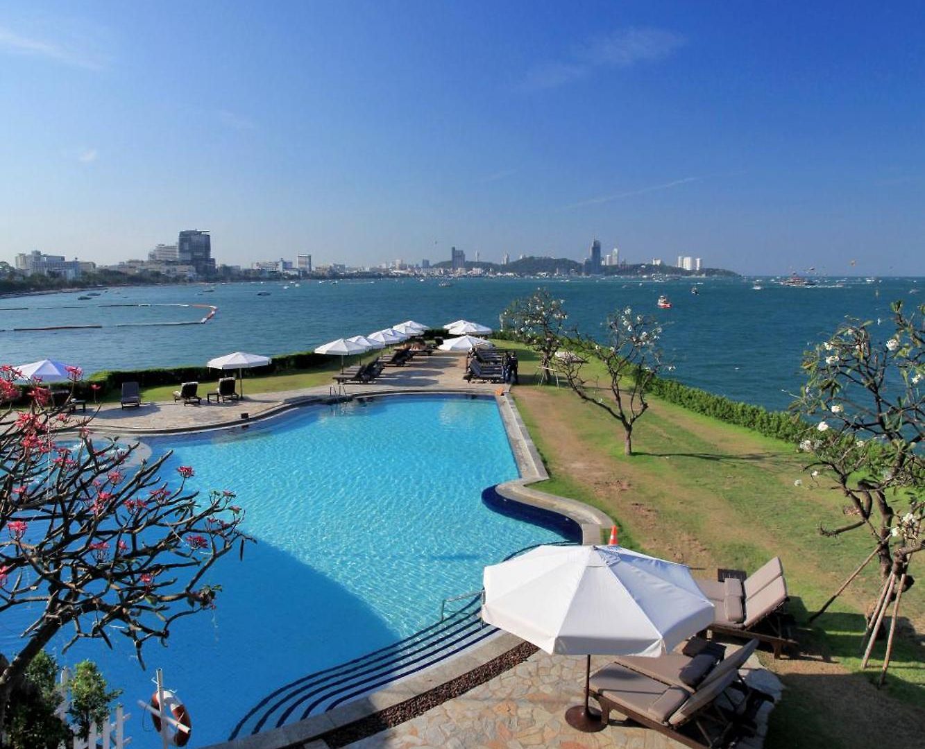 Dusit Thani 5*
