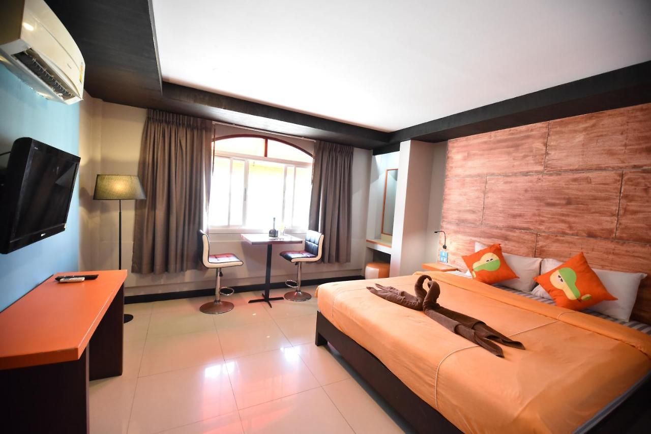 เดอะปาล์ม ดีไลท์ ลอร์จ โรงแรม Pattaya
