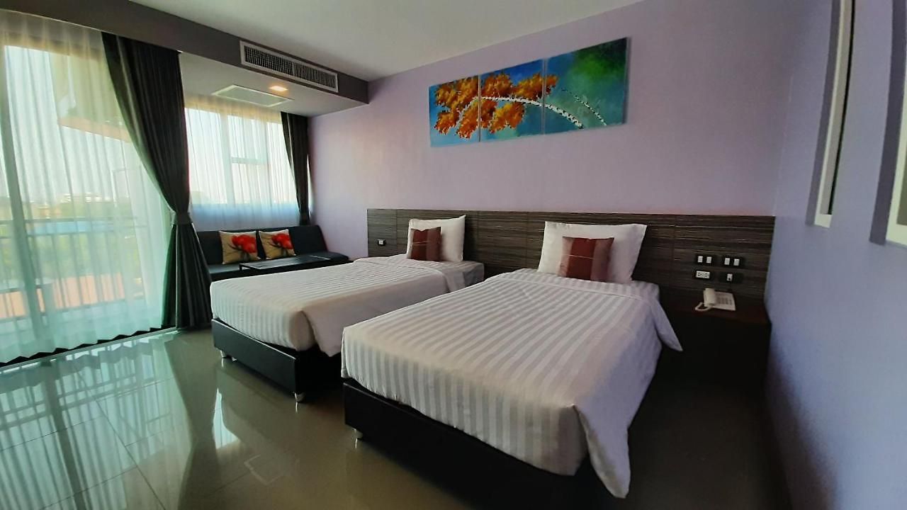 รีสอร์ท Lakkhana Poolside Pattaya
