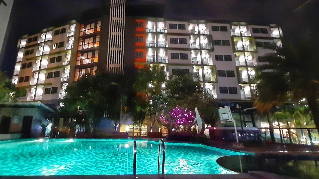 รีสอร์ท Lakkhana Poolside