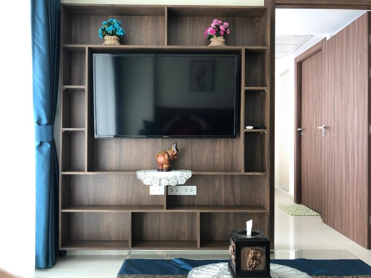 Luxury Business Suits In Grand Avenue By Estates Apartment *