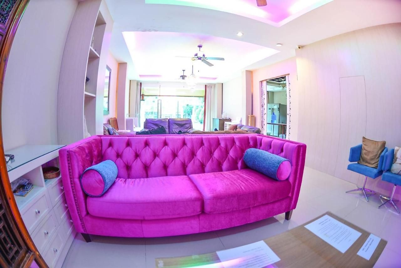 Tamnak 11br With Privater Pool โรงแรม Pattaya