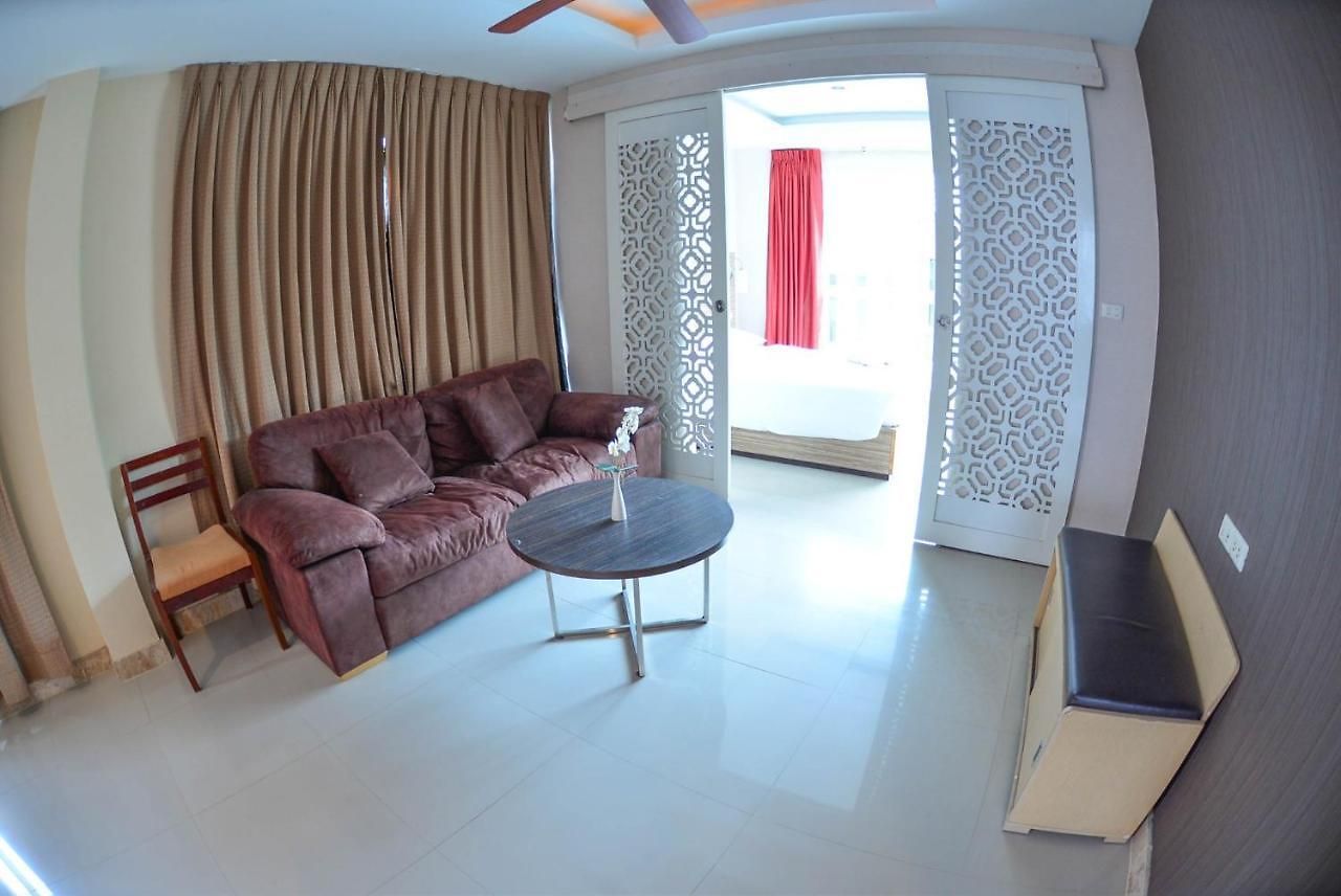 Tamnak 11br With Privater Pool โรงแรม Pattaya