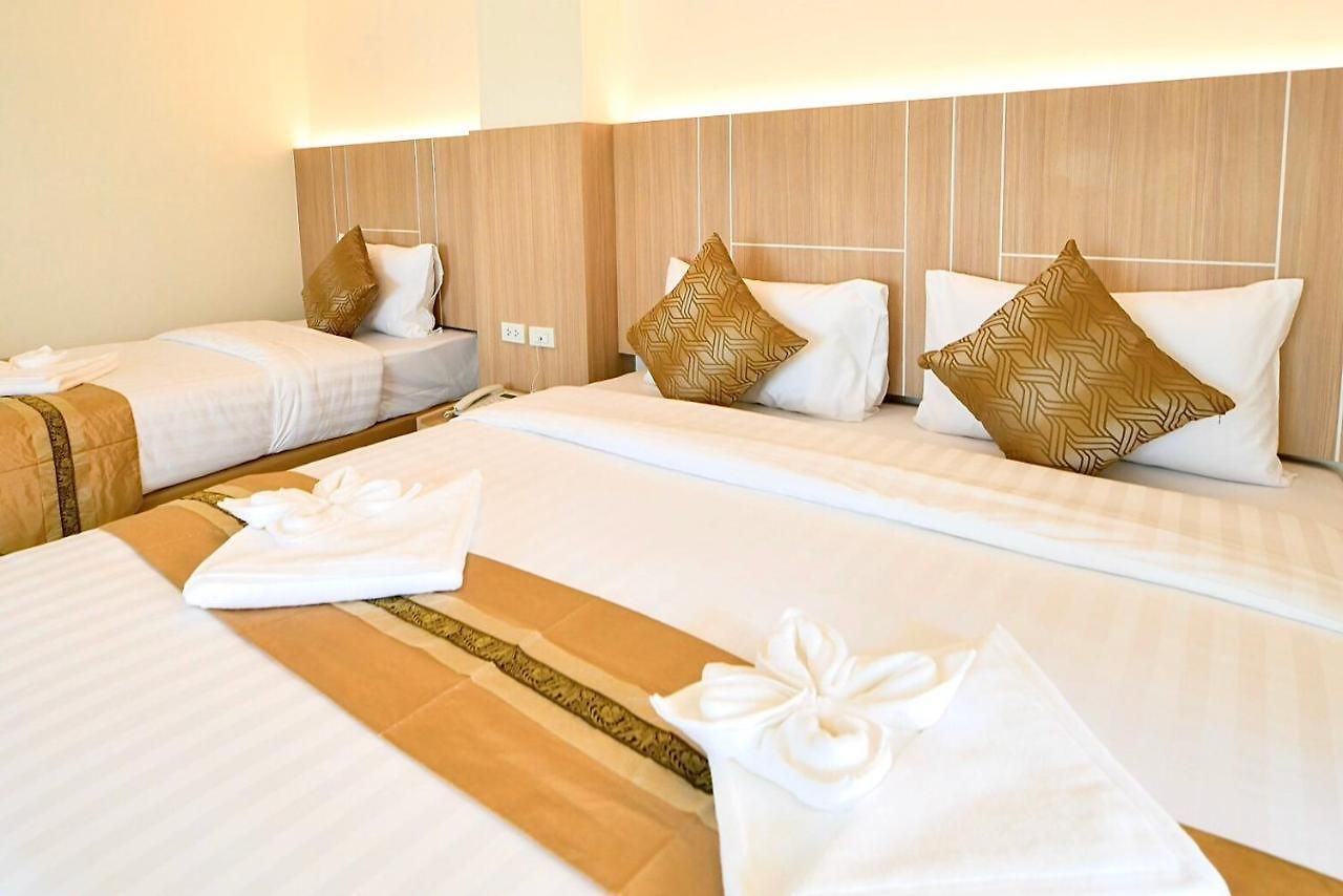 Iris Palace โรงแรม Pattaya