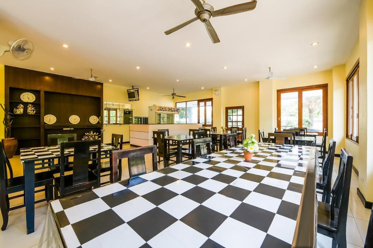 Oyo 463 Tycoon Place โรงแรม Pattaya