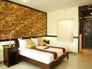 Jomtien Holiday โรงแรม 3*