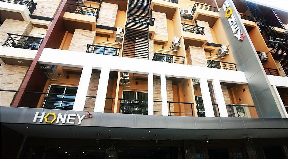 โรงแรม Honey