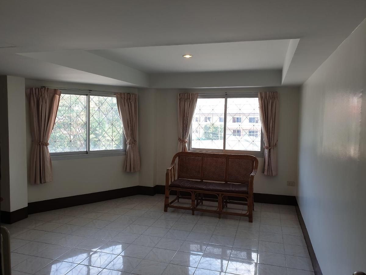 Naza Orchid โรงแรม Pattaya