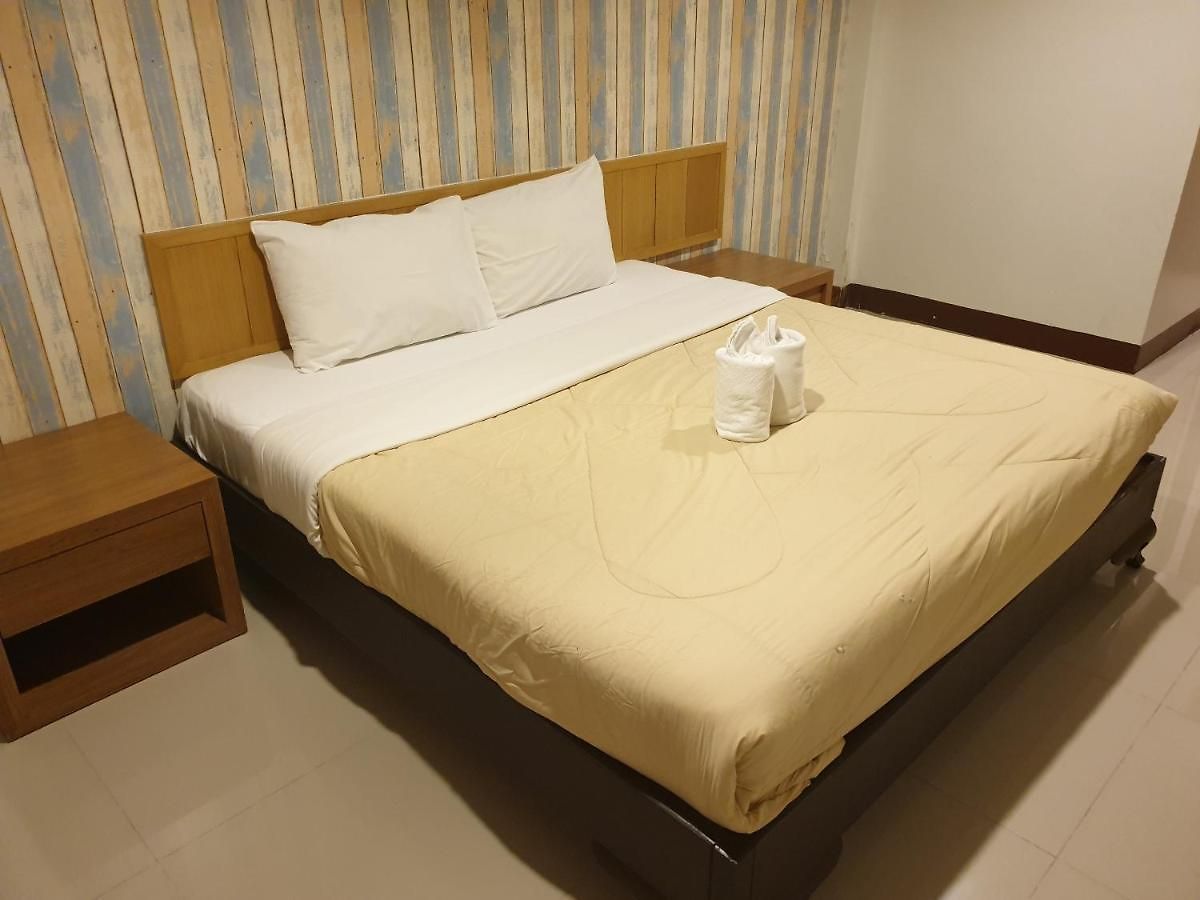 Naza Orchid โรงแรม Pattaya
