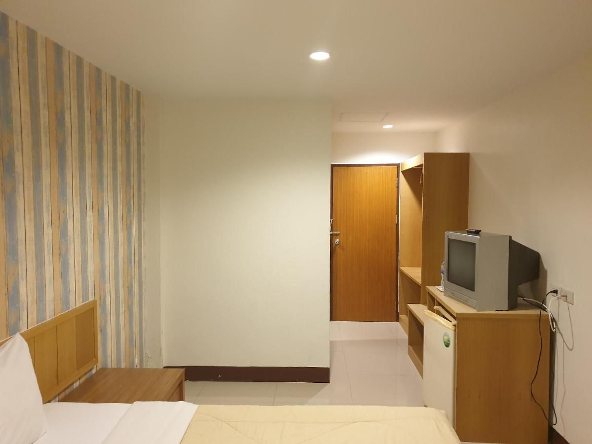 โรงแรม Naza Orchid