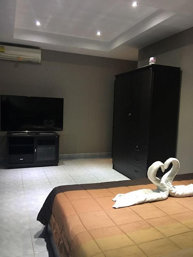 3 Bedrooms Private House In Thappraya บ้านพัก Pattaya