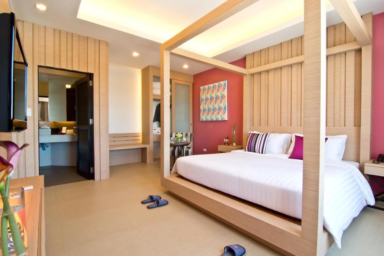 โรงแรม J