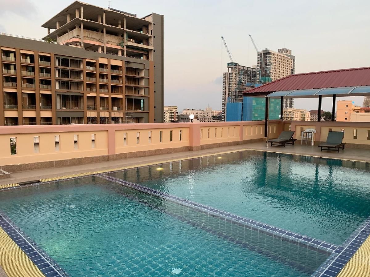 เอเอ พัทยา โกลเดนบีช โฮเต็ล โรงแรม 3*
