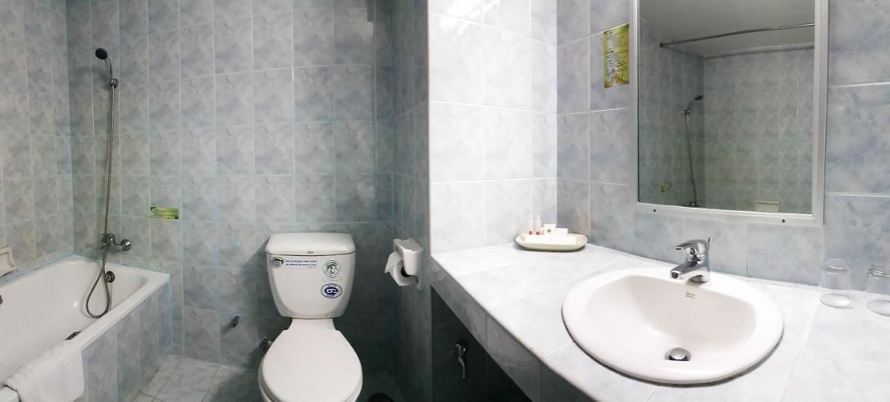 Eastiny Place Hotel 3*