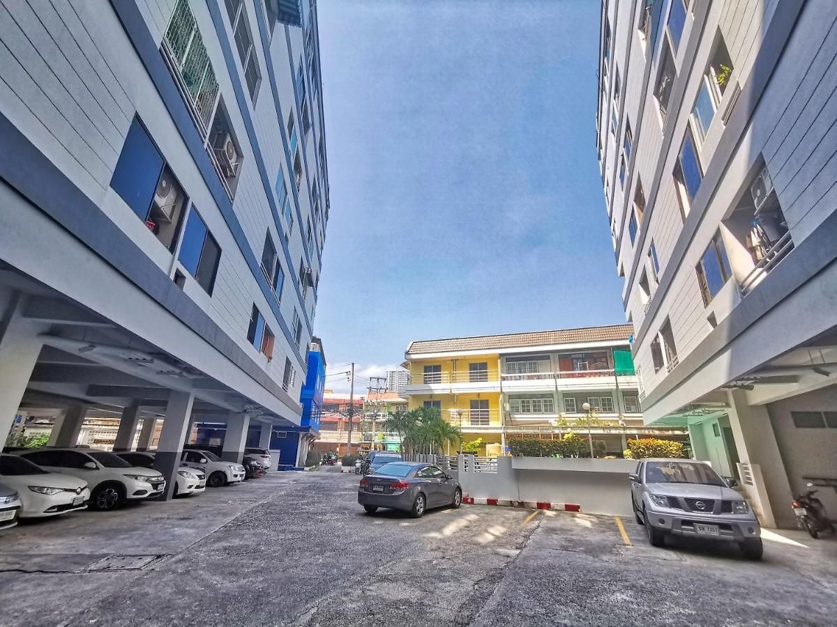 Hagone Condotel - Pool, Near & Steps To Weekend Market อพาร์ทเม้น