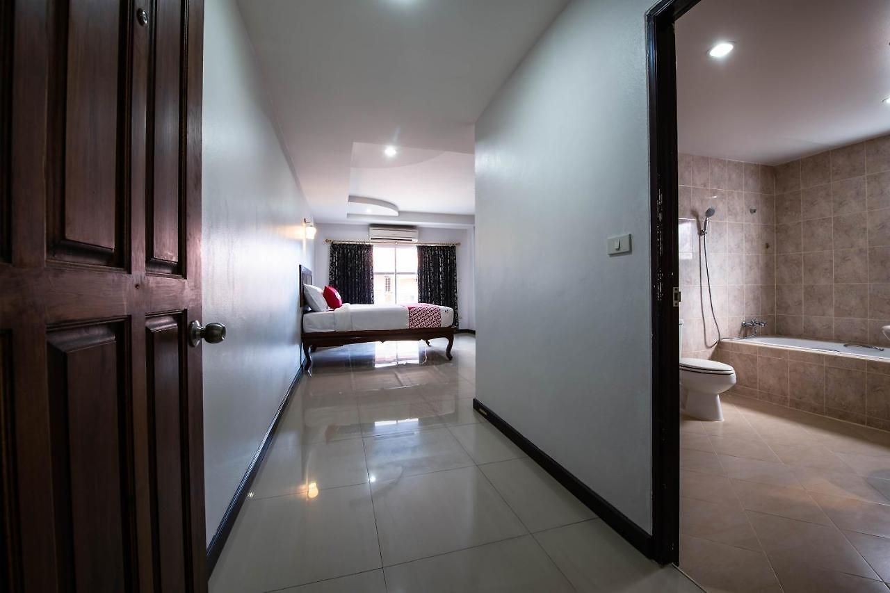โรงแรม Oyo 438 24 2*
