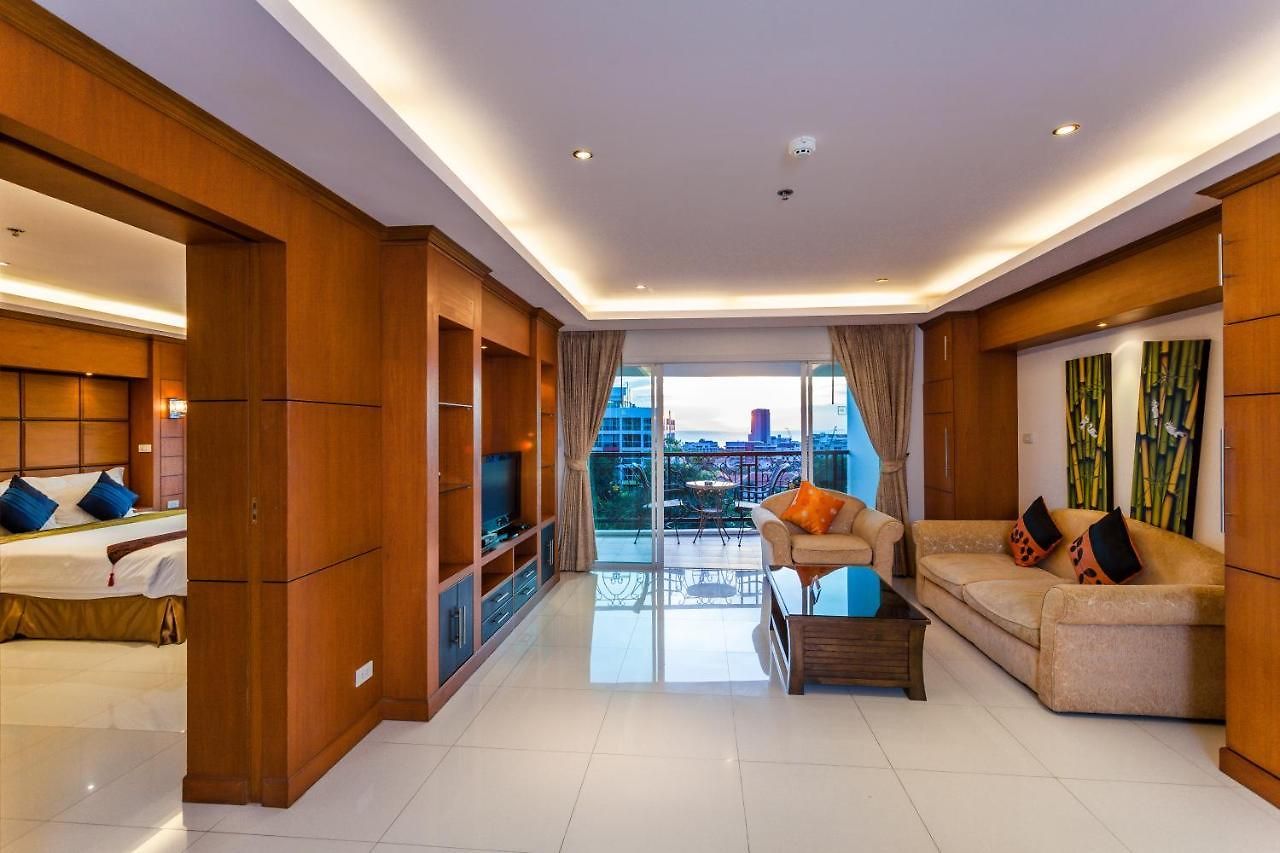 โรงแรม Tara Court 3*