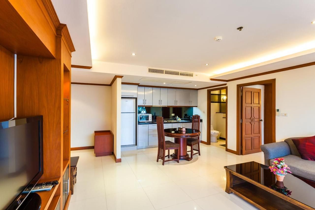 Tara Court โรงแรม