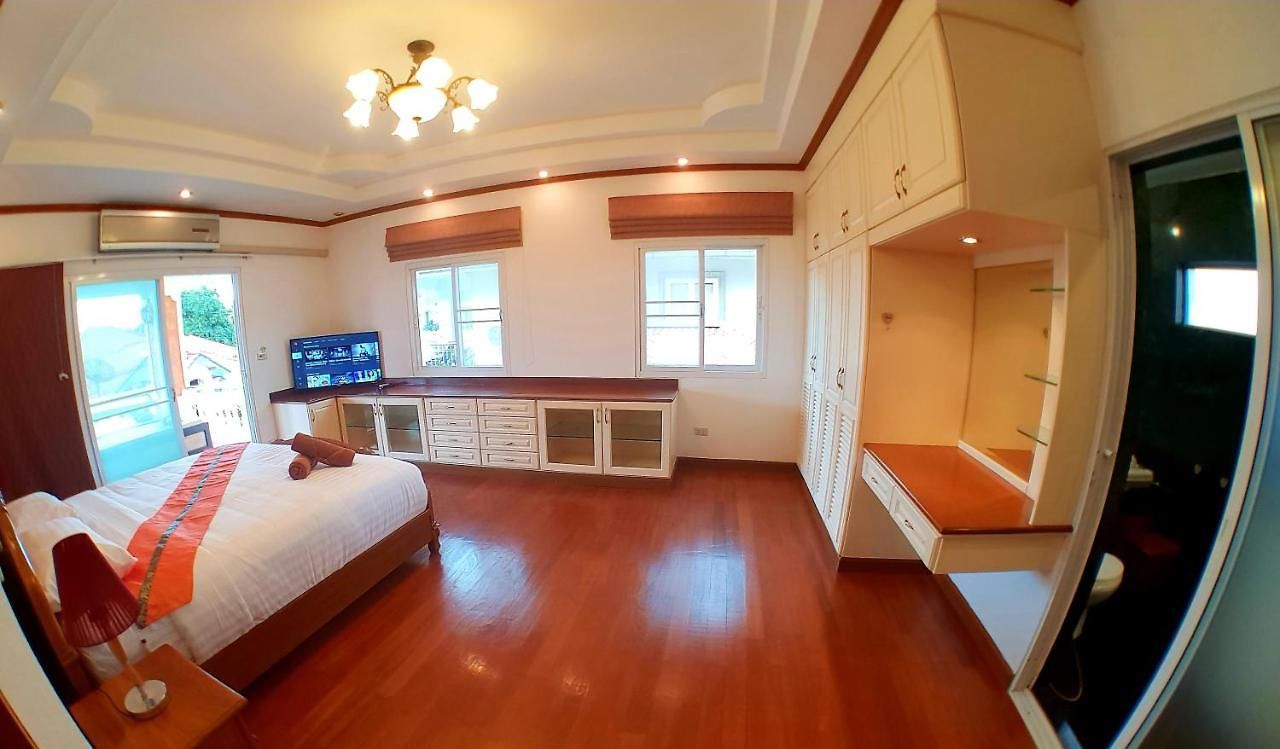 Joopland Luxury Pool Walking Street วิลล่า Pattaya