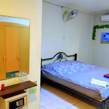 โรงแรม วอล์คกิ้งสตรีท อองคอร์ โฮเต็ล