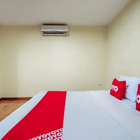 Oyo 1065 Greenery House โรงแรม 2*