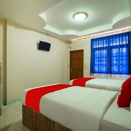 Vaccinated Staff - Oyo 645 Baan Ruangrungroj Hotel 2*
