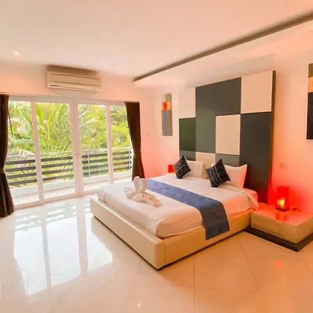 Hidden Palm Pool Villa
