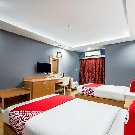 Oyo 1126 Curve Boutique โรงแรม 3*