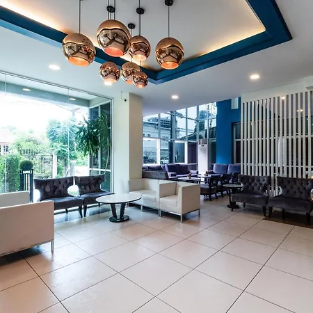 โรงแรม Oyo 1126 Curve Boutique Pattaya