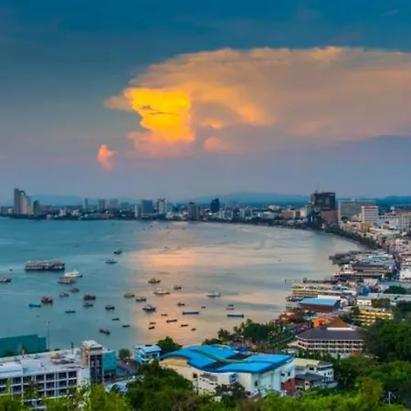 Vogue 4* Pattaya