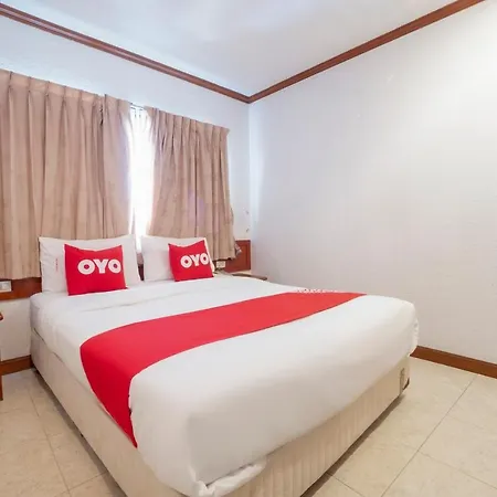 Oyo 75328 Punjabi Junction Hotel 3*