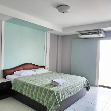 อพาร์ตโฮเทล Dee Budget Hotel by Dang โรงแรมดีบัดเจดโฮเทลพัทยาบายแดง Pattaya