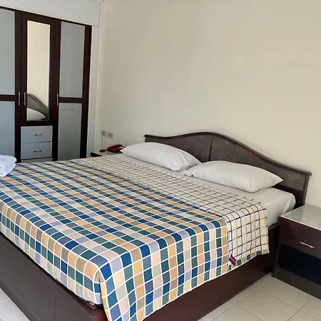 อพาร์ตโฮเทล Dee Budget Hotel by Dang โรงแรมดีบัดเจดโฮเทลพัทยาบายแดง