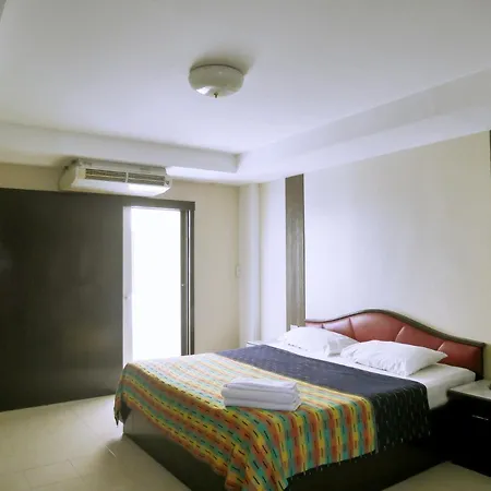 อพาร์ตโฮเทล Dee Budget Hotel by Dang โรงแรมดีบัดเจดโฮเทลพัทยาบายแดง *