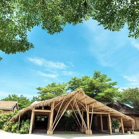 รีสอร์ท Chic+ Chill @eravana Pattaya
