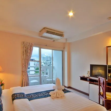 โรงแรม Eastiny Place 3*
