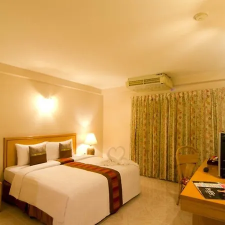 โรงแรม Eastiny Place 3*