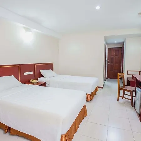 Eastiny Place โรงแรม 3*