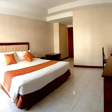 Eastiny Place โรงแรม 3*