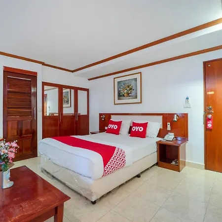 Oyo 75328 Punjabi Junction Hotel Pattaya