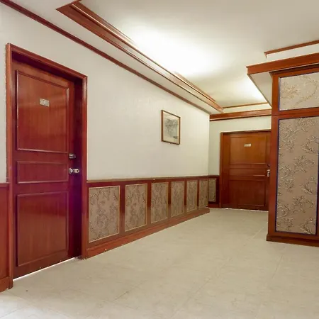 Hotel Oyo 75328 Punjabi Junction 3*