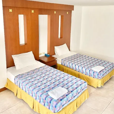 Dee Budget Hotel by Dang โรงแรมดีบัดเจดโฮเทลพัทยาบายแดง