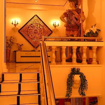 Empireland Luxury Pool Walking Street Villa *