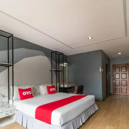 โอโย 882 เดอะมูนไลท์ เซอร์วิสอพาร์ทเมนท์ โรงแรม Pattaya