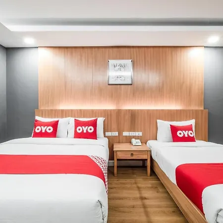 Oyo 1126 Curve Boutique โรงแรม 3*