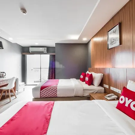 Oyo 1126 Curve Boutique โรงแรม 3*