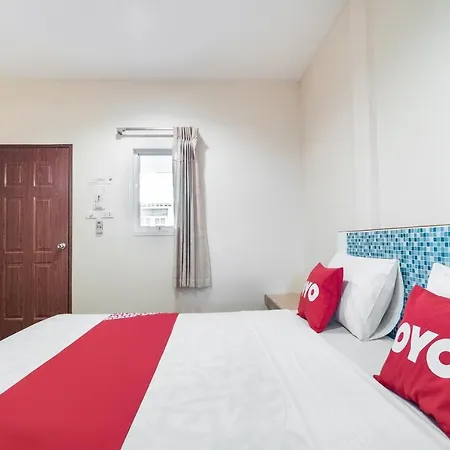 Hotel Vaccinated Staff - Oyo 645 Baan Ruangrungroj 2*