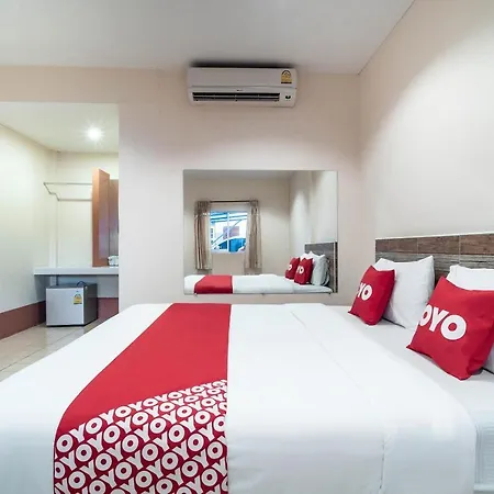 Hotel Vaccinated Staff - Oyo 645 Baan Ruangrungroj