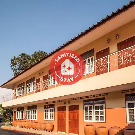 Vaccinated Staff - Oyo 645 Baan Ruangrungroj Hotel 2*