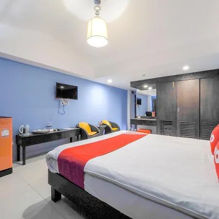 Oyo 75367 Ud Pattaya Hotel 4*